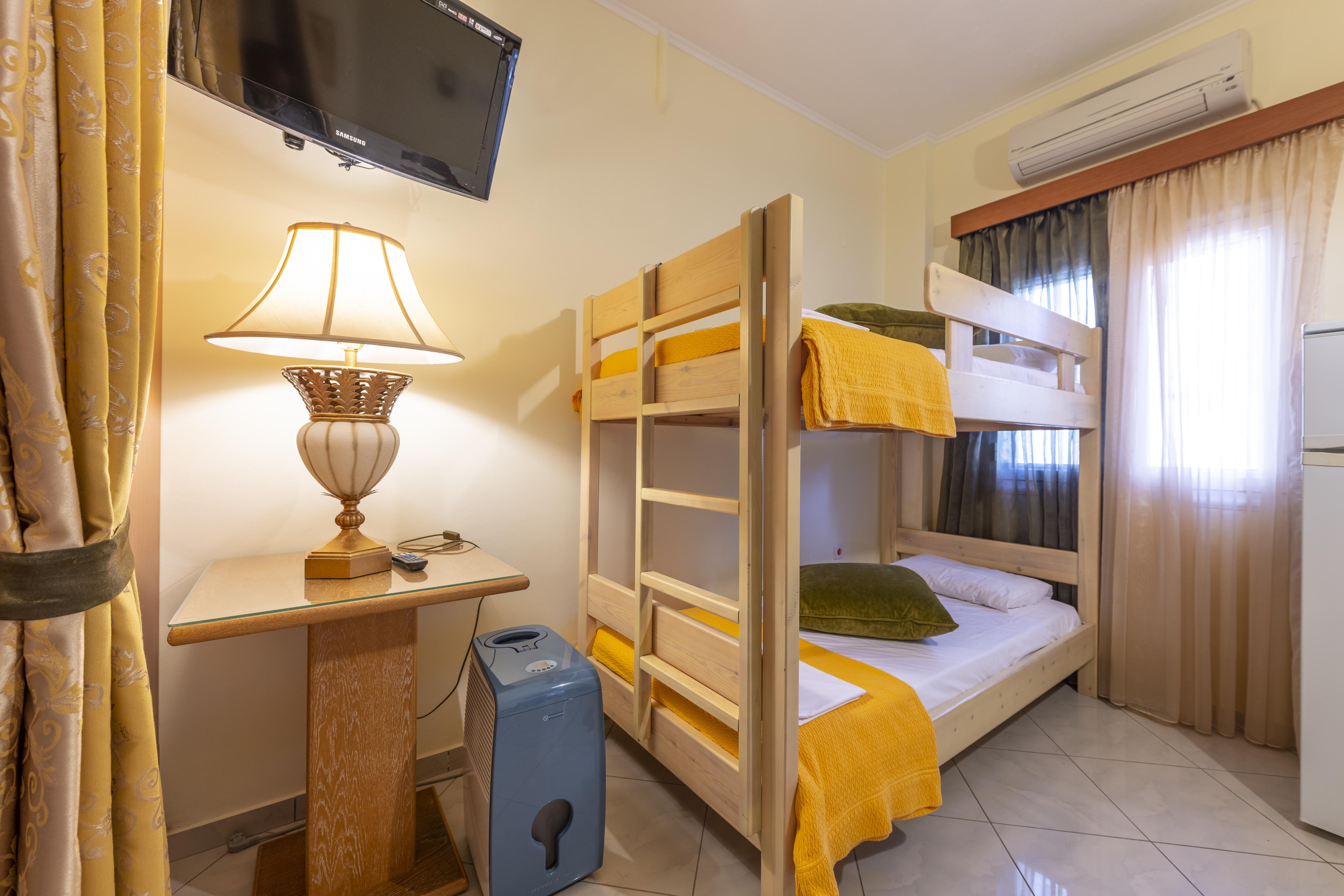 Irida Beach Resort Suites Kyparissia Exterior foto