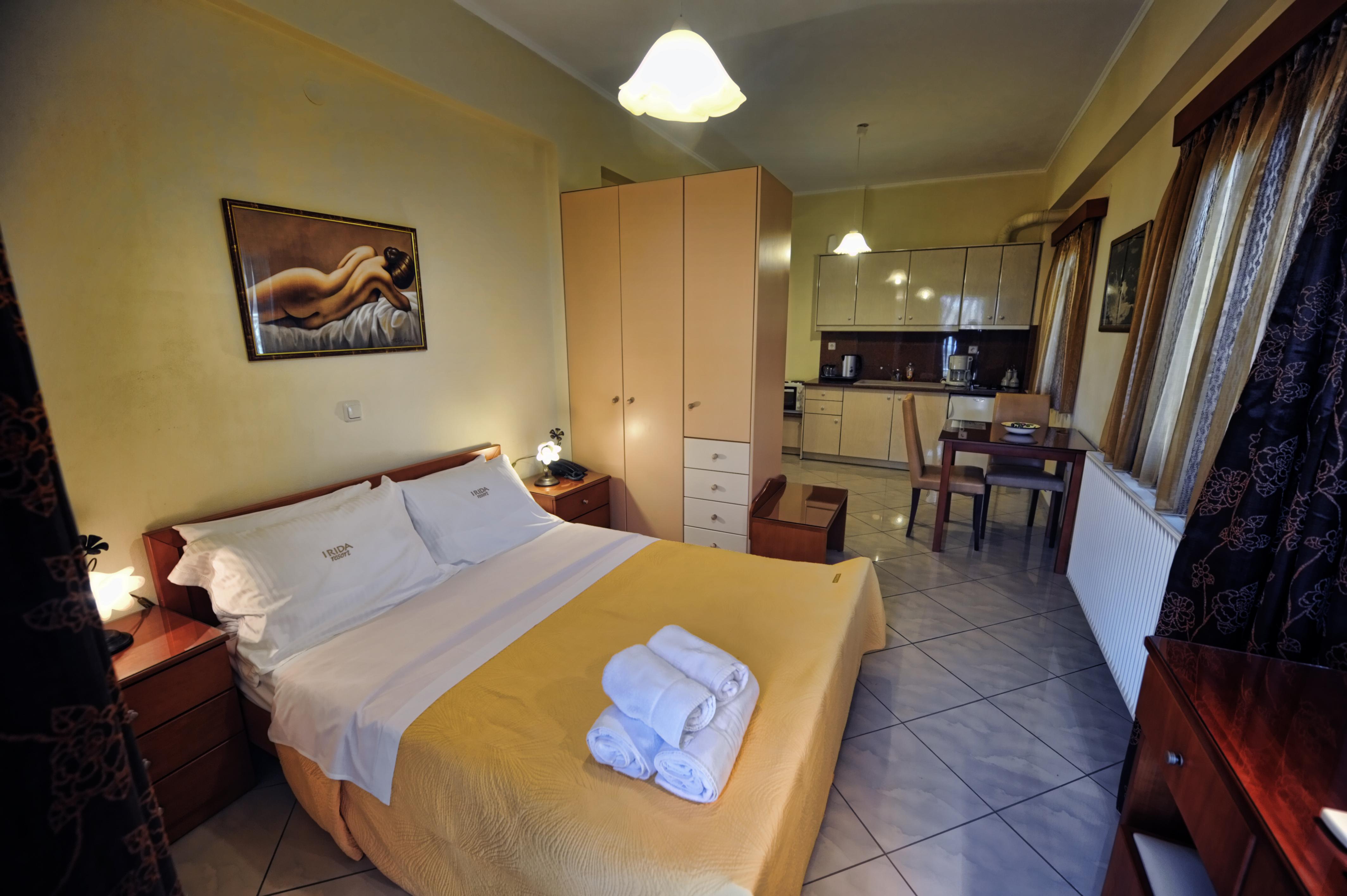 Irida Beach Resort Suites Kyparissia Exterior foto
