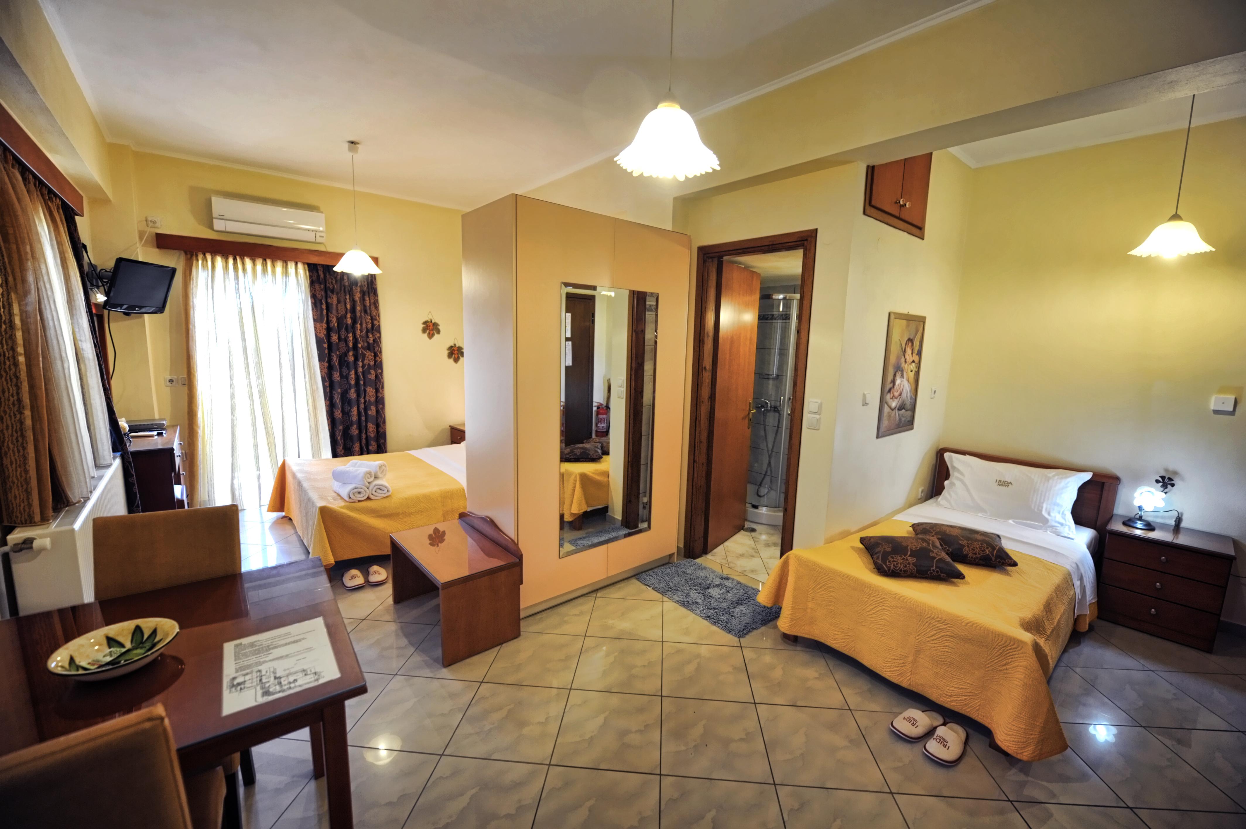 Irida Beach Resort Suites Kyparissia Exterior foto