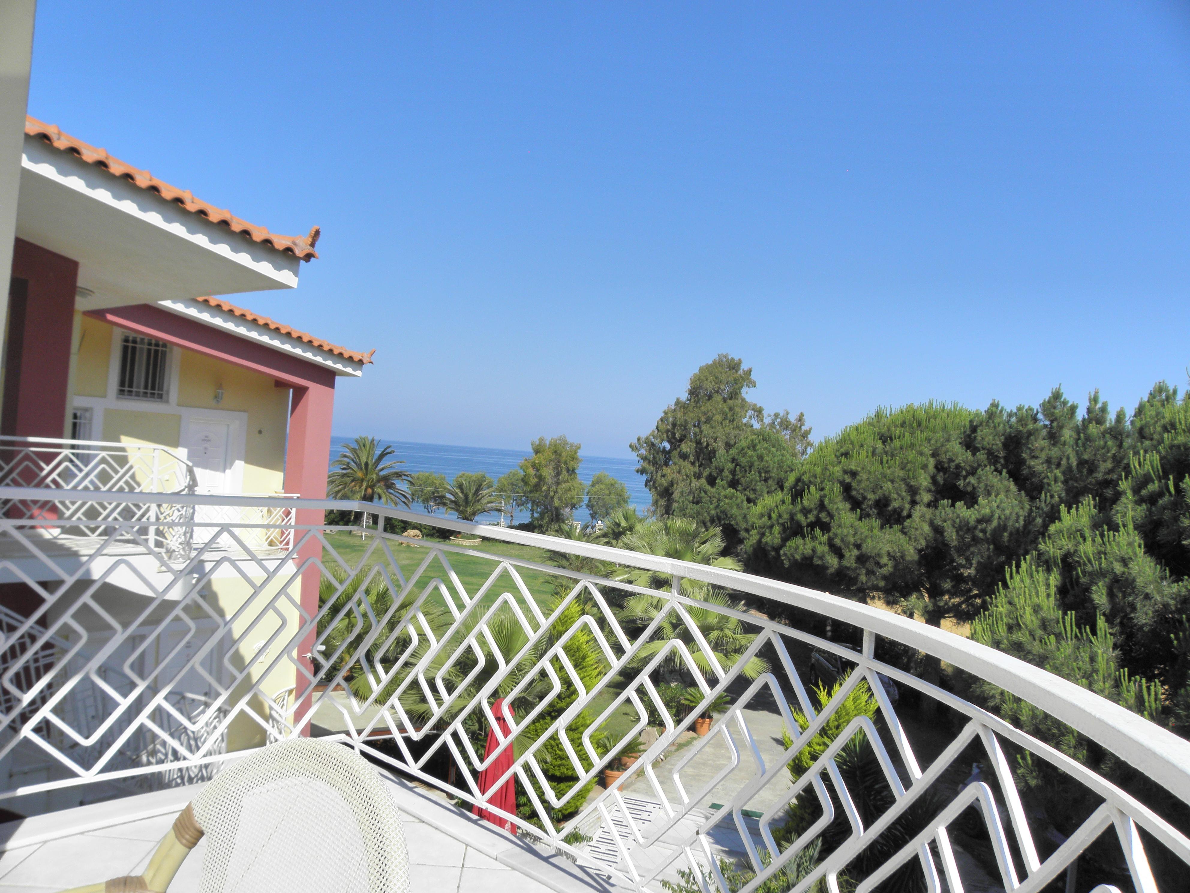 Irida Beach Resort Suites Kyparissia Exterior foto