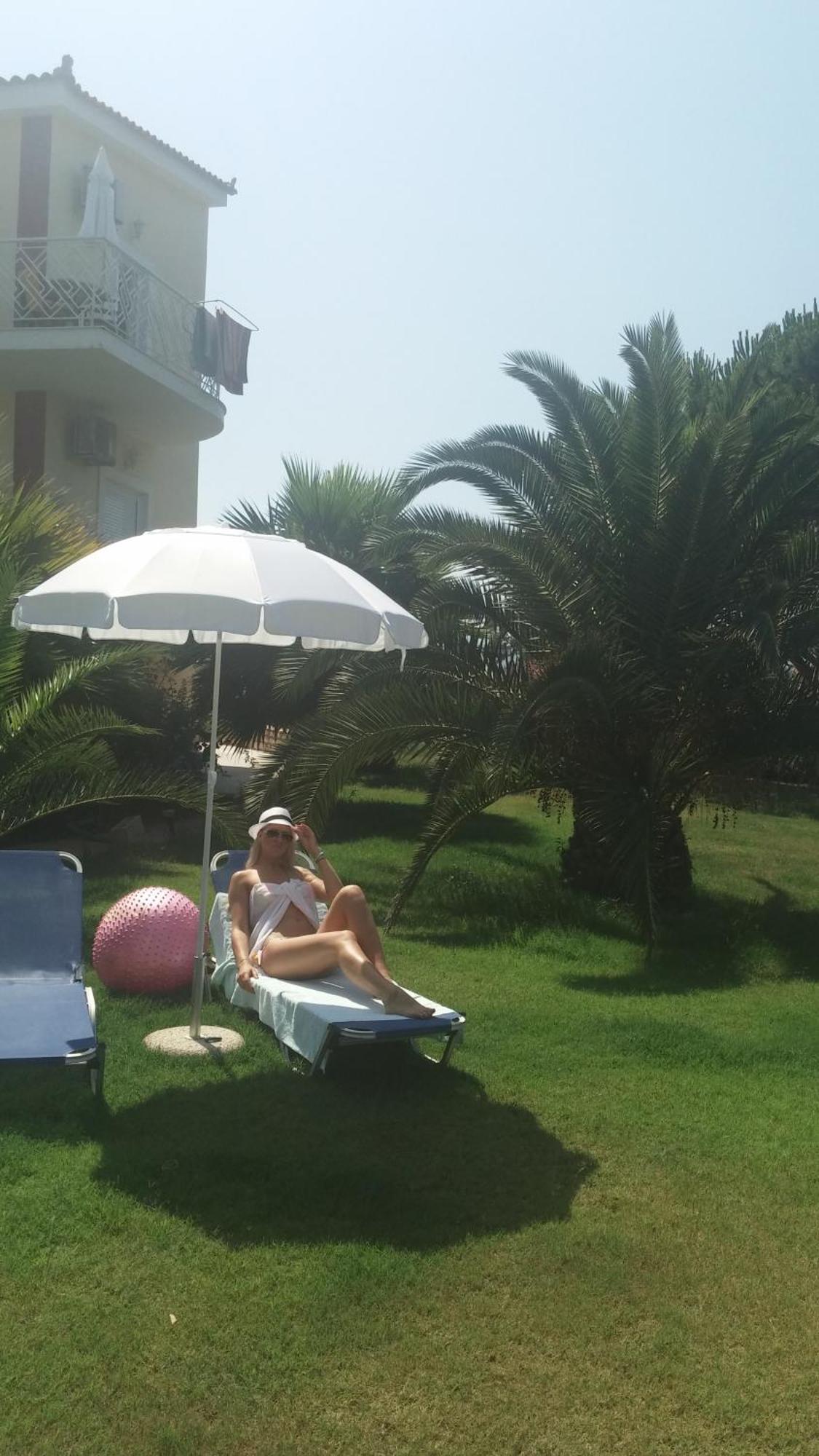 Irida Beach Resort Suites Kyparissia Exterior foto